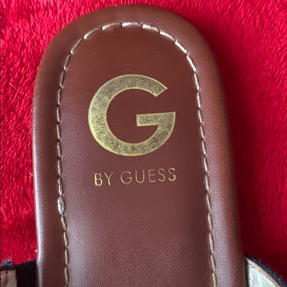 Guess Sandals - Picture 4 of 4